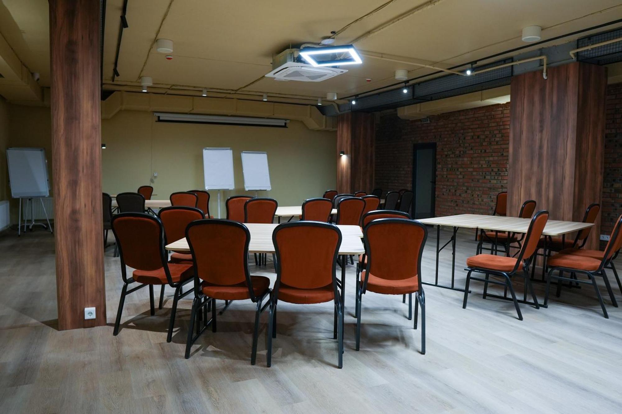 Svytyaz Hotel Lutsʼk Dış mekan fotoğraf