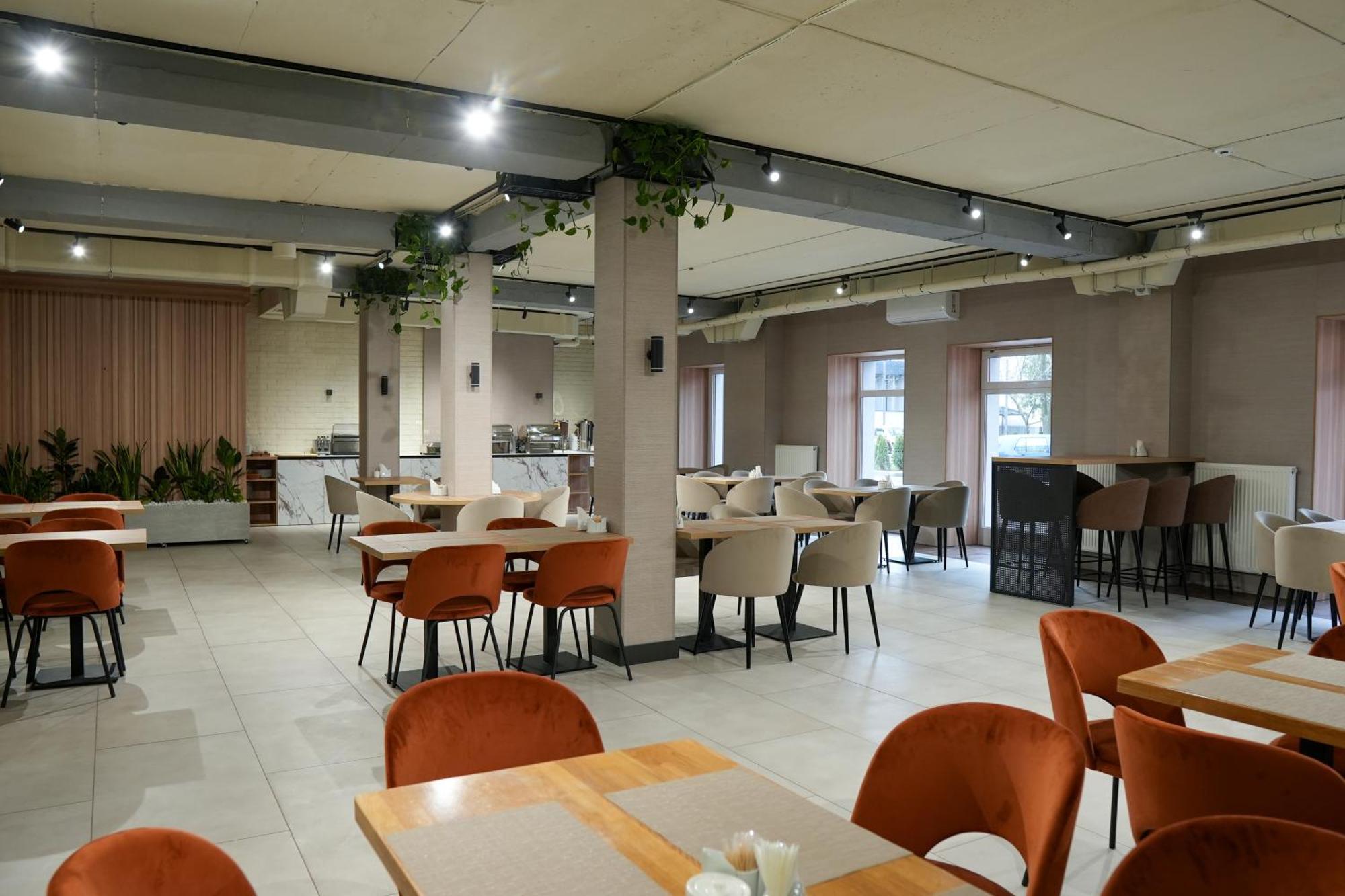 Svytyaz Hotel Lutsʼk Dış mekan fotoğraf